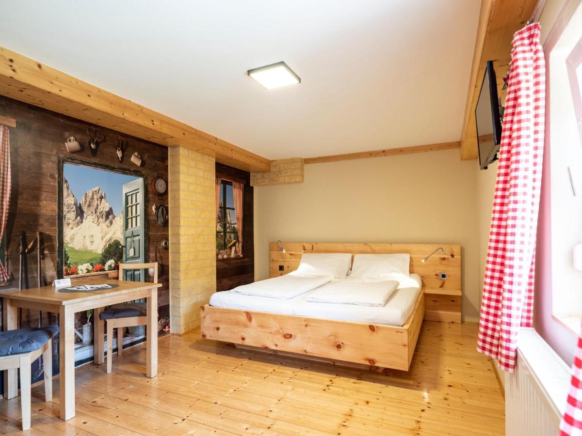 Fruehstueckshaus Wunderland Bed and Breakfast Laa an der Thaya Εξωτερικό φωτογραφία