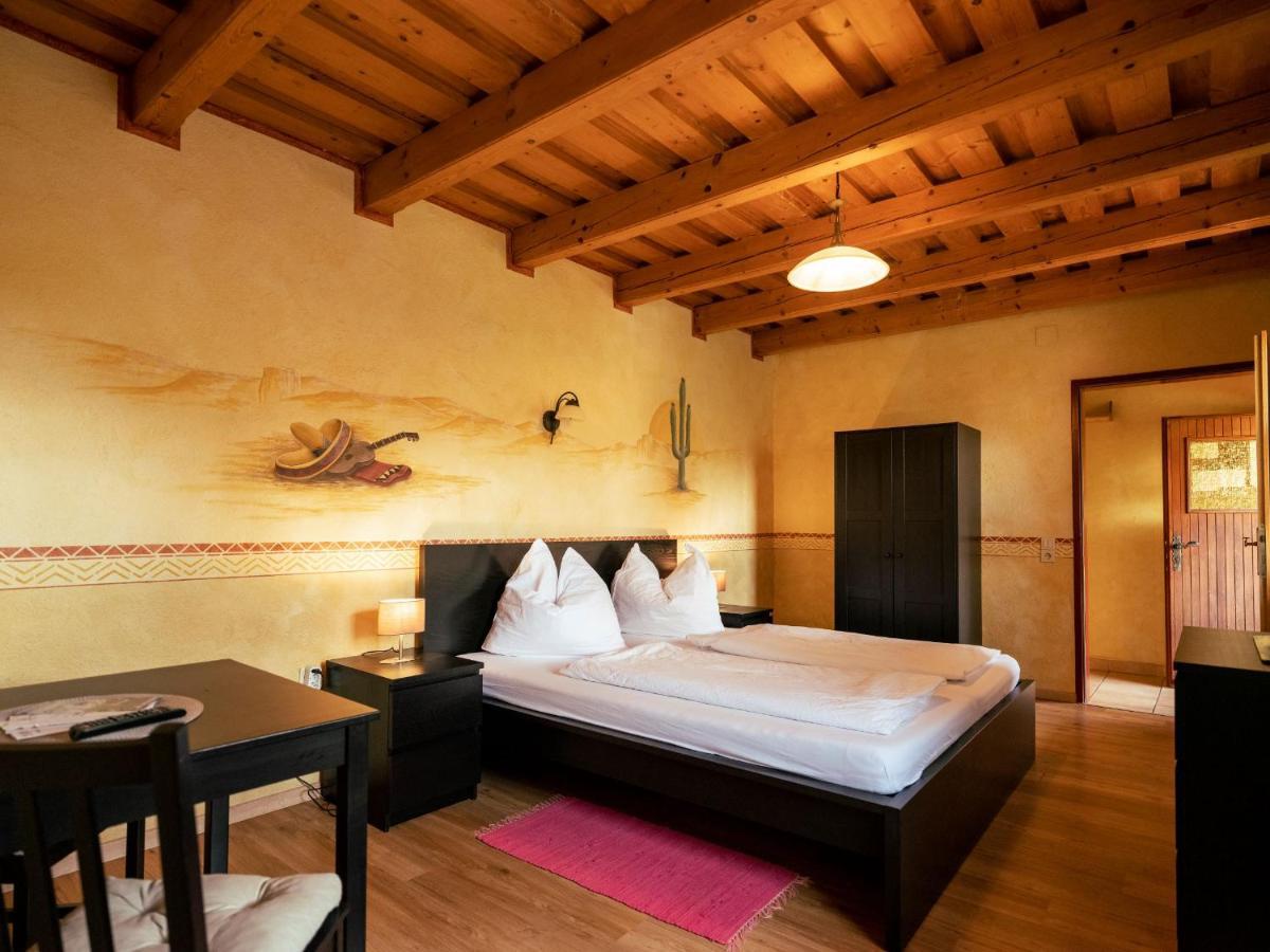 Fruehstueckshaus Wunderland Bed and Breakfast Laa an der Thaya Εξωτερικό φωτογραφία