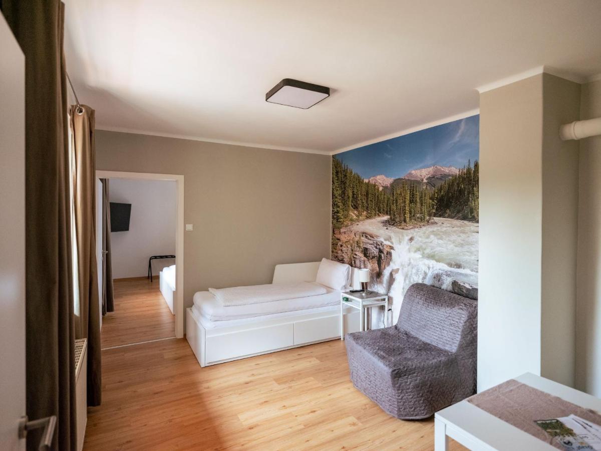 Fruehstueckshaus Wunderland Bed and Breakfast Laa an der Thaya Εξωτερικό φωτογραφία