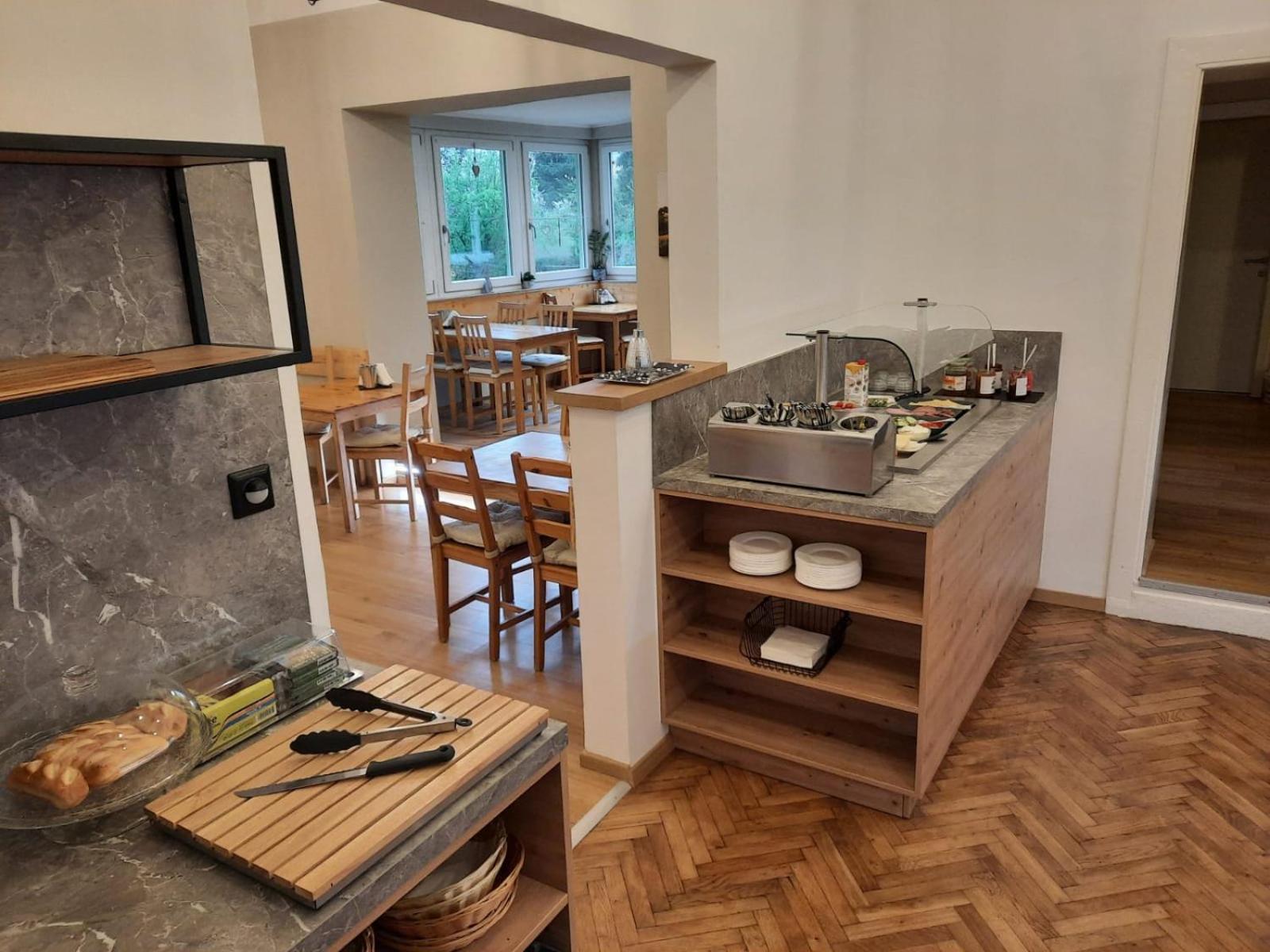 Fruehstueckshaus Wunderland Bed and Breakfast Laa an der Thaya Εξωτερικό φωτογραφία