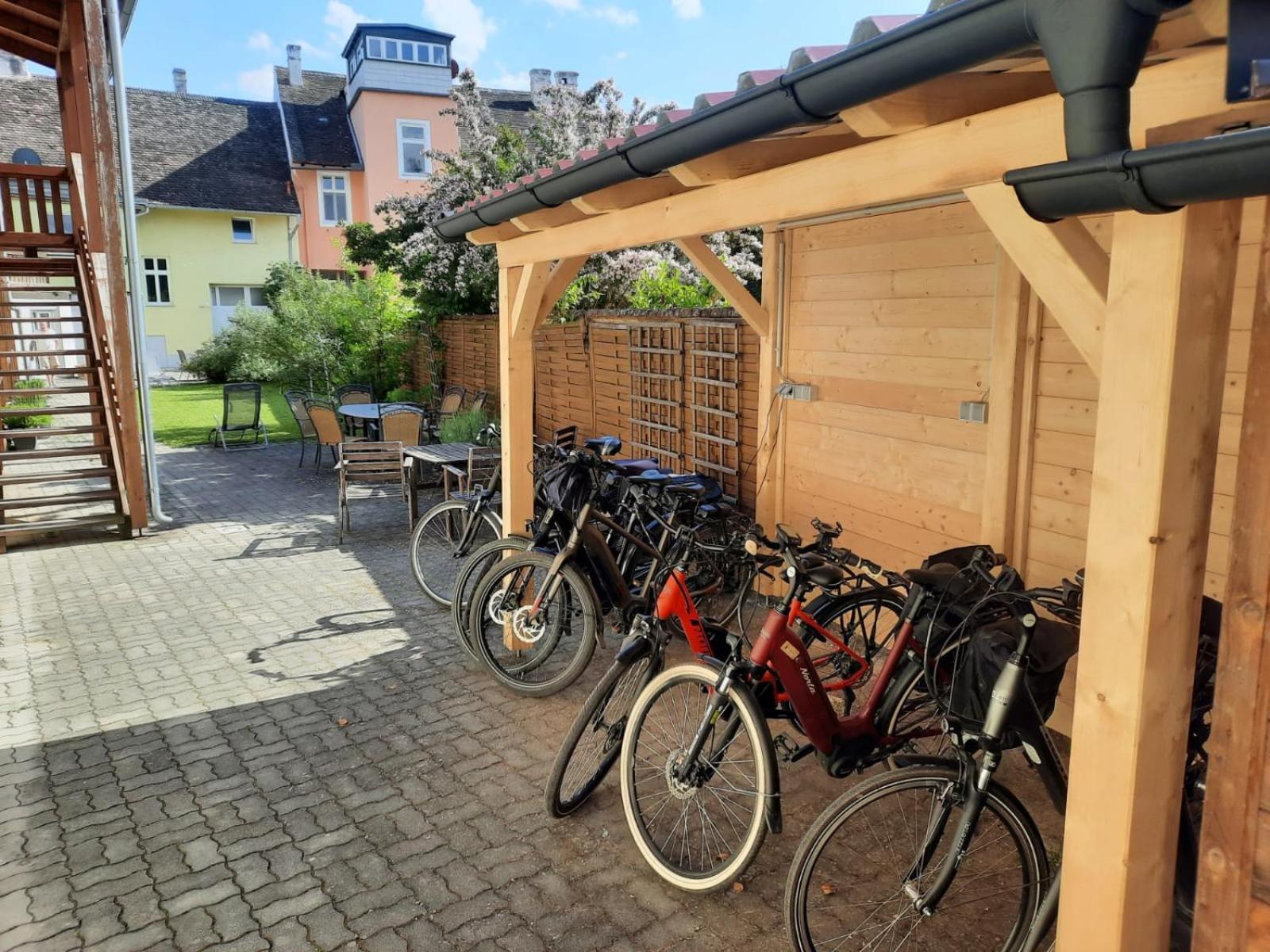 Fruehstueckshaus Wunderland Bed and Breakfast Laa an der Thaya Εξωτερικό φωτογραφία